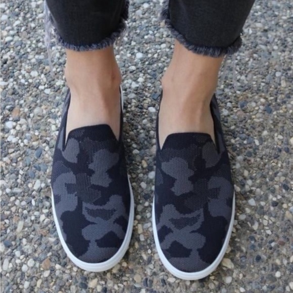 Rothy’s Black Camo Slip-On Sneakers black and grey size womens 8.5 - Picture 14 of 15